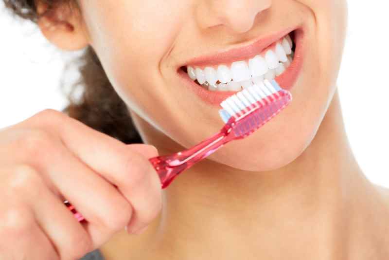 10 consells per evitar la sensibilitat dental a persones amb esclerosi múltiple